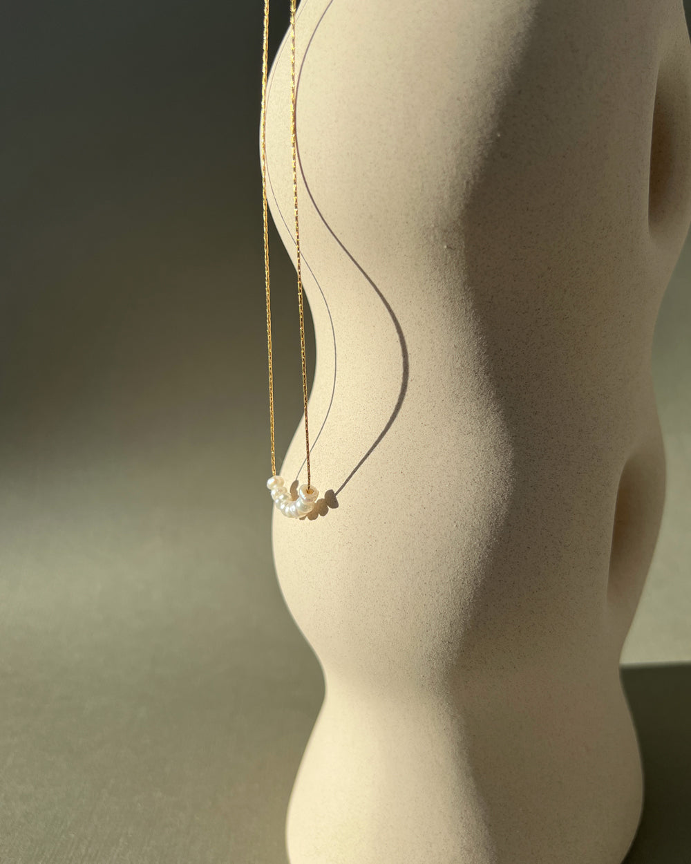 Tiny perle necklace