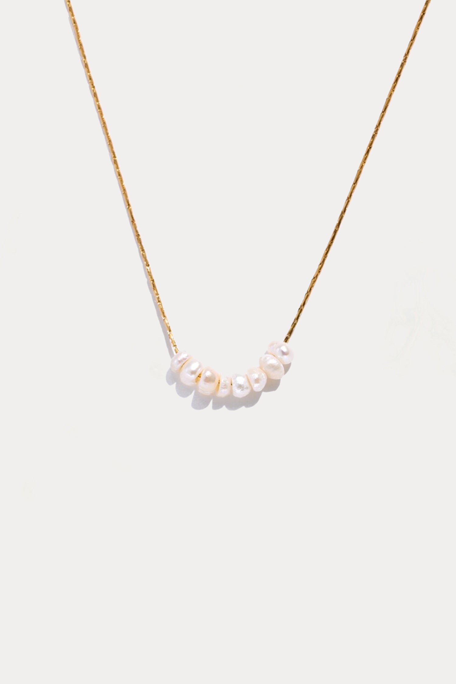 Tiny perle necklace